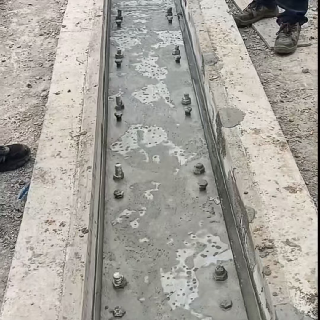马塘港口码头起重机龙门吊重型机械设备稳固用早强快凝轨道胶泥